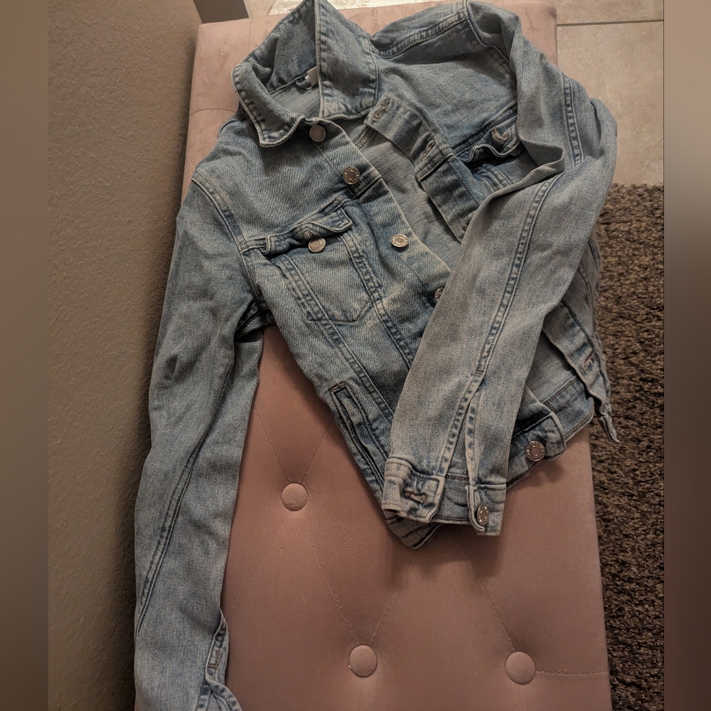 SO Blue Jean Jacket Classic Cropped Style